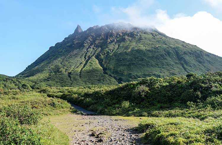 Jazmin Scarlett / La Soufriere in the Caribbean