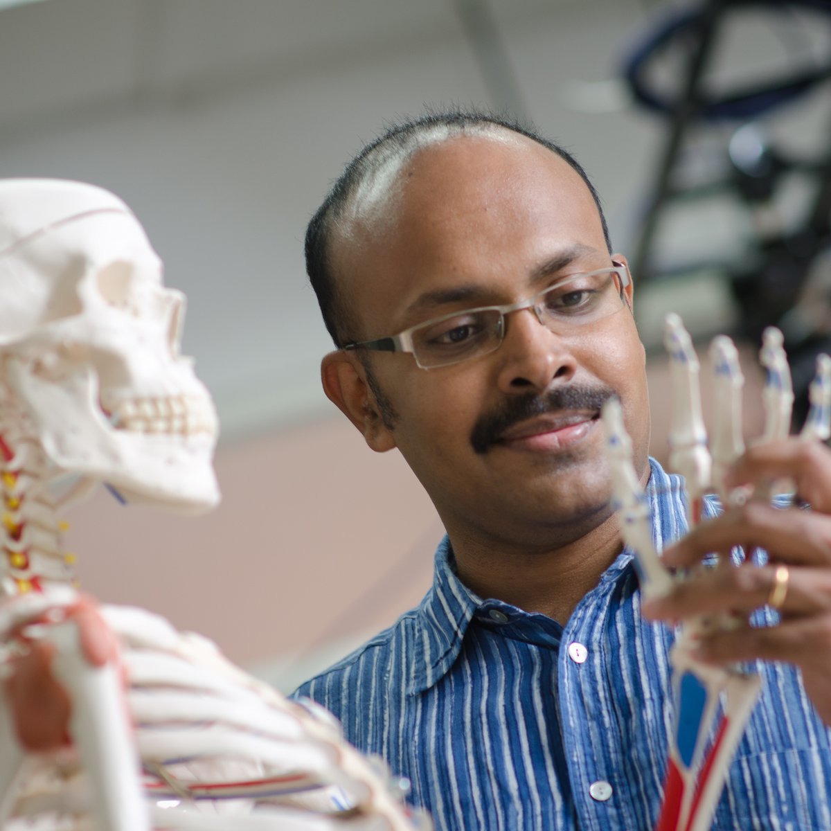 Madhusudhan Venkadesan / Walking Strong